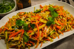 Daikon salad in the Asian style