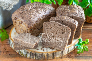 Bread with linen flour in the oven