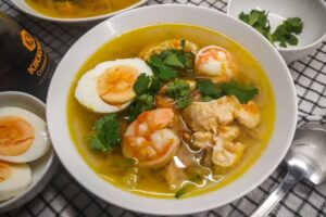 Cambodian chicken soup with shrimp