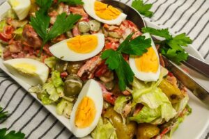 Potato salad with bacon and sweet pepper