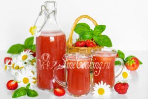 Homemade lemonade strawberry with basilic