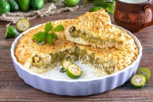 Sand (grated) pie with Feihoa in the oven