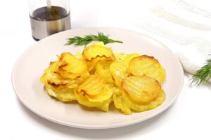 Potato in mayonnaise with garlic