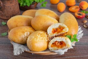 Apricot pies