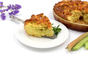 Classic pie with rhubarb