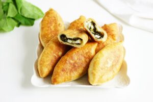 Pies with sorrel and egg