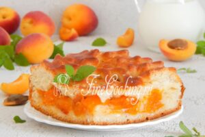 Yeast pie with apricots