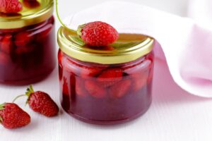 Jelly from strawberries for the winter