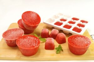 Strawberry dashed with sugar for the winter