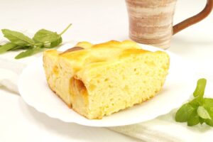 Apricot pie on kefir
