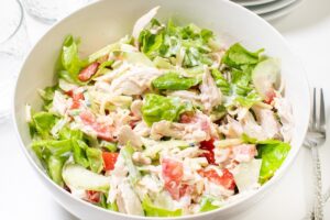 Salad with Greek yogurt and chicken