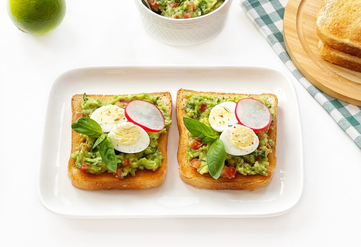 tost-s-avokado-i-pomidorami-na-zavtrak-500×350-2-1200×822.jpg