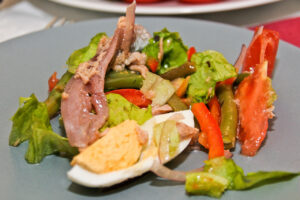 Nisuaz salad