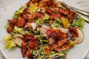 Crispy bacon and vegetables