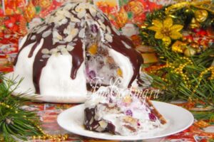 Pancho cake with cherries and pineapples