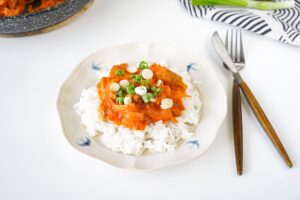 Turn -ahead goulash in a frying pan with gravy
