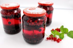 Currant compote for the winter