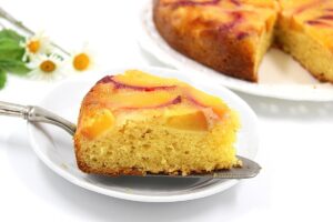 Simple pie with peaches in the oven