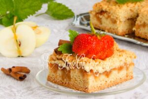Grated pie with apples