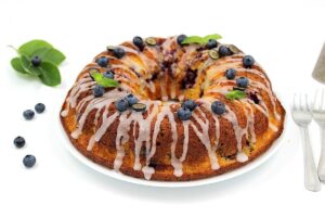 Lemon cake with blueberries