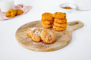 Carrot cookies with raisins