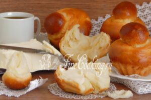 Briosh buns at home