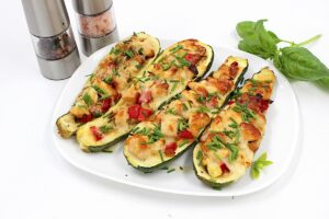Stuffed zucchini with chicken