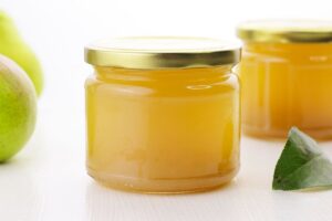 Pear juice for the winter through a juicer