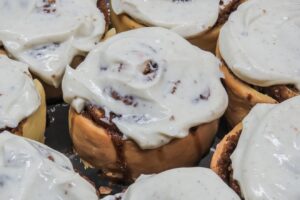 Cinnamon or cinnamon buns with cream cheese