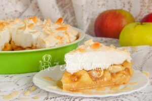Apple pie with meringue