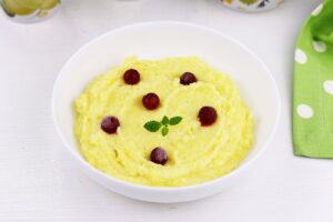 Corn porridge in a slow cooker with milk