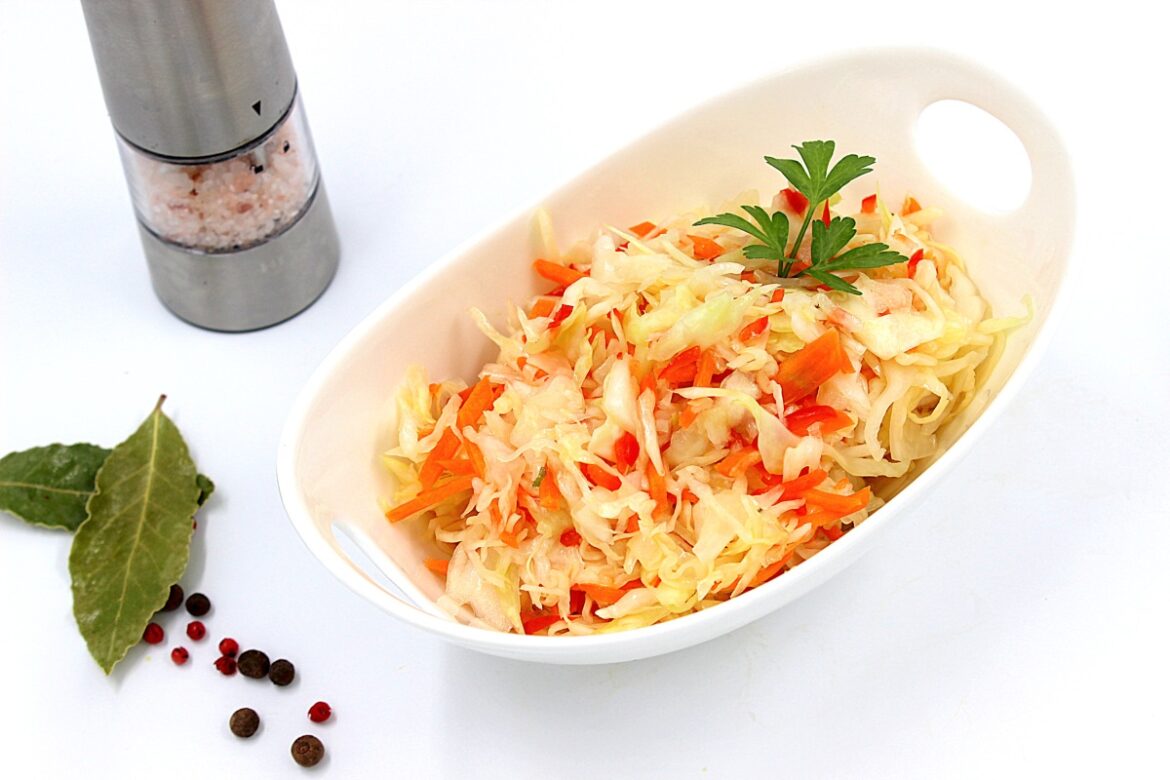 salat-iz-kapusty-s-percem-i-morkovju-500h350.jpg-1200×800.jpg
