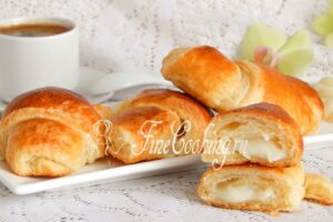 Croissants with custard