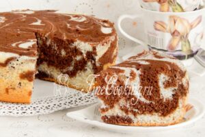 Marble biscuit in a slow cooker