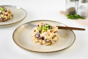 Salad with beans, chicken and mushrooms